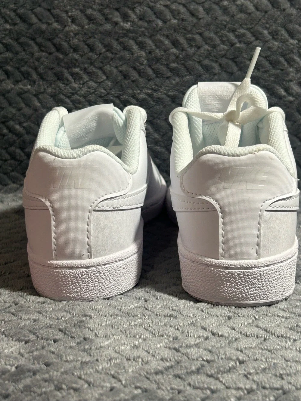 Nike Women’s White Low-Too Nike Court Royale